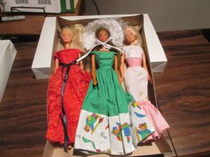 lot 154 image: VINTAGE BARBIES