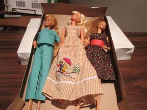 lot 155 image: VINTAGE BARBIES