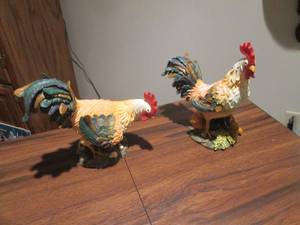 lot 166 image: 2 Big Chickens, Roosters,