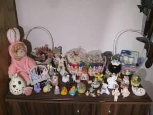 lot 198 image: Easter Lot