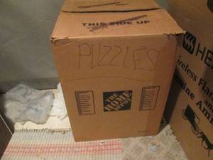 lot 208 image: HUGE Box of Puzzles