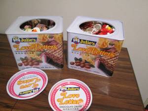 lot 220 image: Tins Full of STUFF