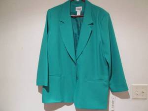 lot 227 image: WOMENS CLOTHING