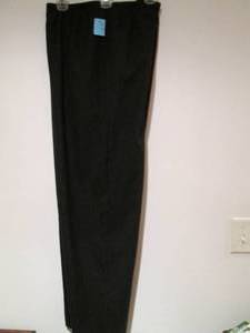 lot 230 image: WOMENS CLOTHING SIZE 16
