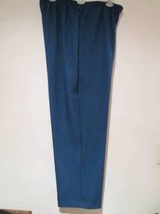 lot 231 image: WOMENS CLOTHING SIZE 16