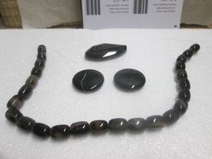 lot 75 image: JEWELRY BEADS