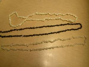 lot 97 image: MULTI GEM CHIP ENDLESS STRAND NECKLACE