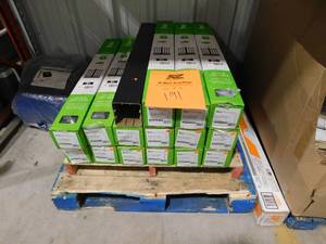 lot 191 image: 16 - Trex Trex 4 in. x 4 in. x 48 in. Charcoal Black Composite Fence Post Sleeve