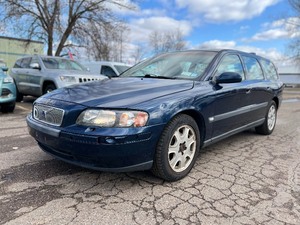 lot 9 image: 2001 VOLVO V70 2.4T 2 Owners w NO ACCIDENTS