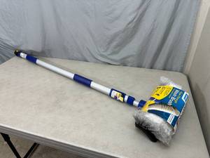 lot 172 image: New Telescoping Flow Through Hose Wash Brush