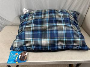 lot 183 image: New Large Pet Bed  Dog Bed
