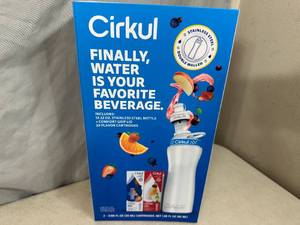 lot 34 image: New Cirkul Stainless Steel Water Bottle with 2 Flavor Cartridges