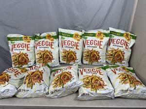 lot 46 image: 10 New Party Size Bags of Veggie Straws