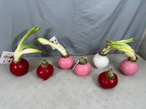 lot 58 image: 7 New Bloomaker Waxed Amaryllis Flowers