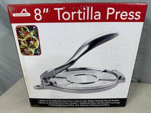 lot 81 image: New Eurohome 8 inch Tortilla Press