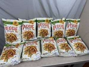 lot 87 image: 10 New Party Size Bags of Veggie Straws