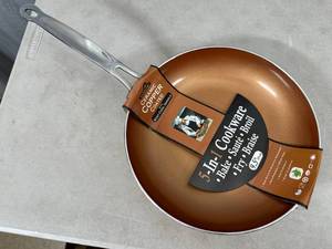 lot 95 image: New 9.5 inch Ceramic Copper Coated Frying Pan
