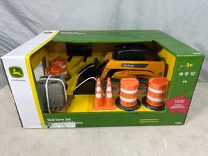 lot 135 image: New John Deere Skid Steer Construction Set with Lights and Sounds