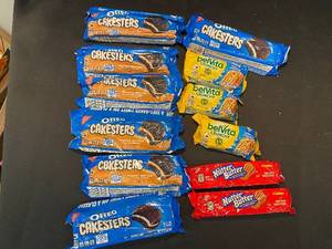 lot 5 image: B1 - Assortment of Cake Snacks and Cookies - Oreos and Nutter Butters