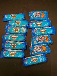 lot 11 image: Assorted Oreo and Chips Ahoy Cookies, 13 Snack Packs