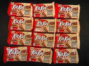D1 - Set of 9 Kit Kat Chocolate Frosted Donut Snack Bars