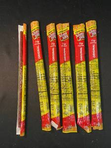 lot 31 image: S1 - Set of 6 Twin Pack Slim Jim Smoked Snack Sticks