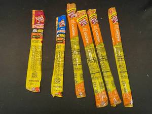 lot 32 image: S1 - Collection of 6 Slim Jim Snack Sticks - Various Flavors