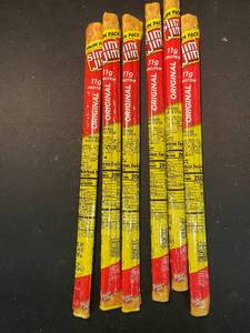 lot 33 image: S1 - Set of 6 Slim Jim Original Smoked Snack Sticks