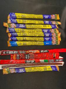 lot 40 image: S1 - Assorted Slim Jim Snack Sticks - Honey BBQ, Wild Heat, and More