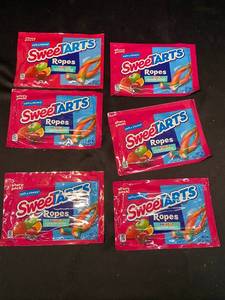 lot 52 image: V1 - Lot of 5 SweetTarts Ropes Twisted Rainbow Punch 3.5oz Packs