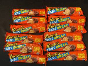 lot 54 image: V1 - Lot of 15 Reeses Fast Break King Size Bars