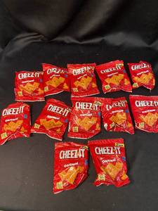 lot 70 image: X1 - Lot of 12 Cheez-It Original 2oz Snack Packs