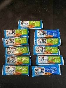 lot 188 image: A2 - Lot of 10 Kelloggs Nutri-Grain Soft Baked Breakfast Bars Assorted Flavors