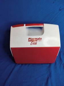 lot 18 image: Playmate Elite Cooler