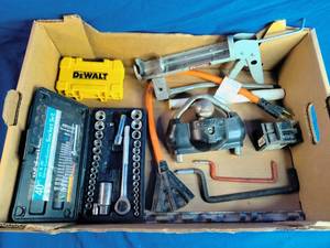 lot 51 image: Lot of Miscellaneous Tools