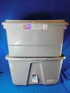 lot 70 image: 2 Storage Containers