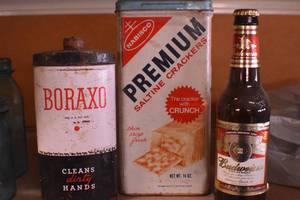 lot 19 image: Boraxo, Nabisco cracker can and Budweiser Bottle