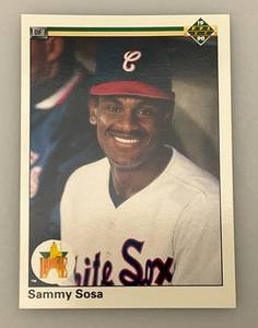 1989-90 RARE!! Upper Deck # 17 SAMMY SOSA (Error) Card (Birth Date Wrong Says 11-10-1968 Should Be 11-12-1968)