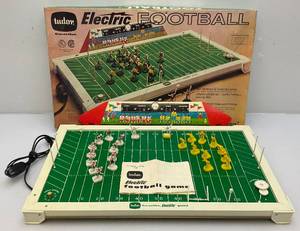lot 86 image: 1972 Tudor Electric Football Model No. 500 In Original Box (Box Has Normal Ware) Some Pieces Missing
