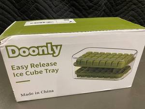 lot 30 image: Doonly Easy Release Ice Cube Trays