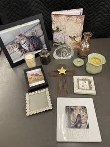 lot 202 image: Assorted Home Decor and Accessories Collection