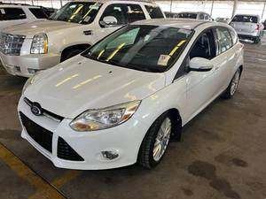 lot 9 image: 2012 Ford Focus SEL Hatchback