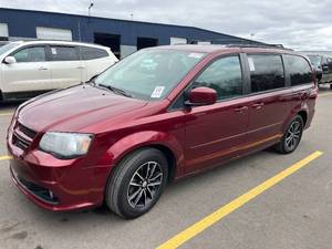lot 11 image: 2017 Dodge Grand Caravan GT