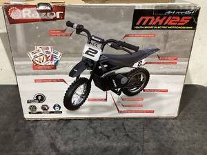 lot 626 image: Razor Dirt Rocket MX125 Electric-Powered Dirt Bike - Black