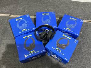 lot 164 image: LOT OF 5 Onn. Wireless Bluetooth on-Ear Headphones