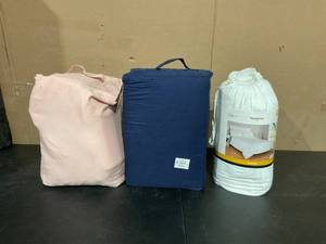 lot 388 image: LOT OF 3 Miscellaneous Bedsheets