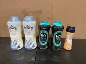 lot 421 image: LOT OF 5 Miscellaneous Laundry Scent Booster