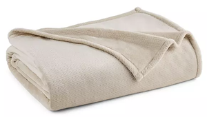 lot 201 image: Members Mark Herringbone Velvet Plush Blanket