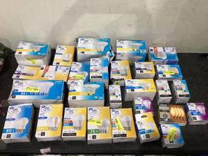 lot 669 image: LOT OF Light Bulbs