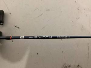 lot 555 image: 13 Fishing SND2-29QT-LH SnitchDescent Inline Ice Combo